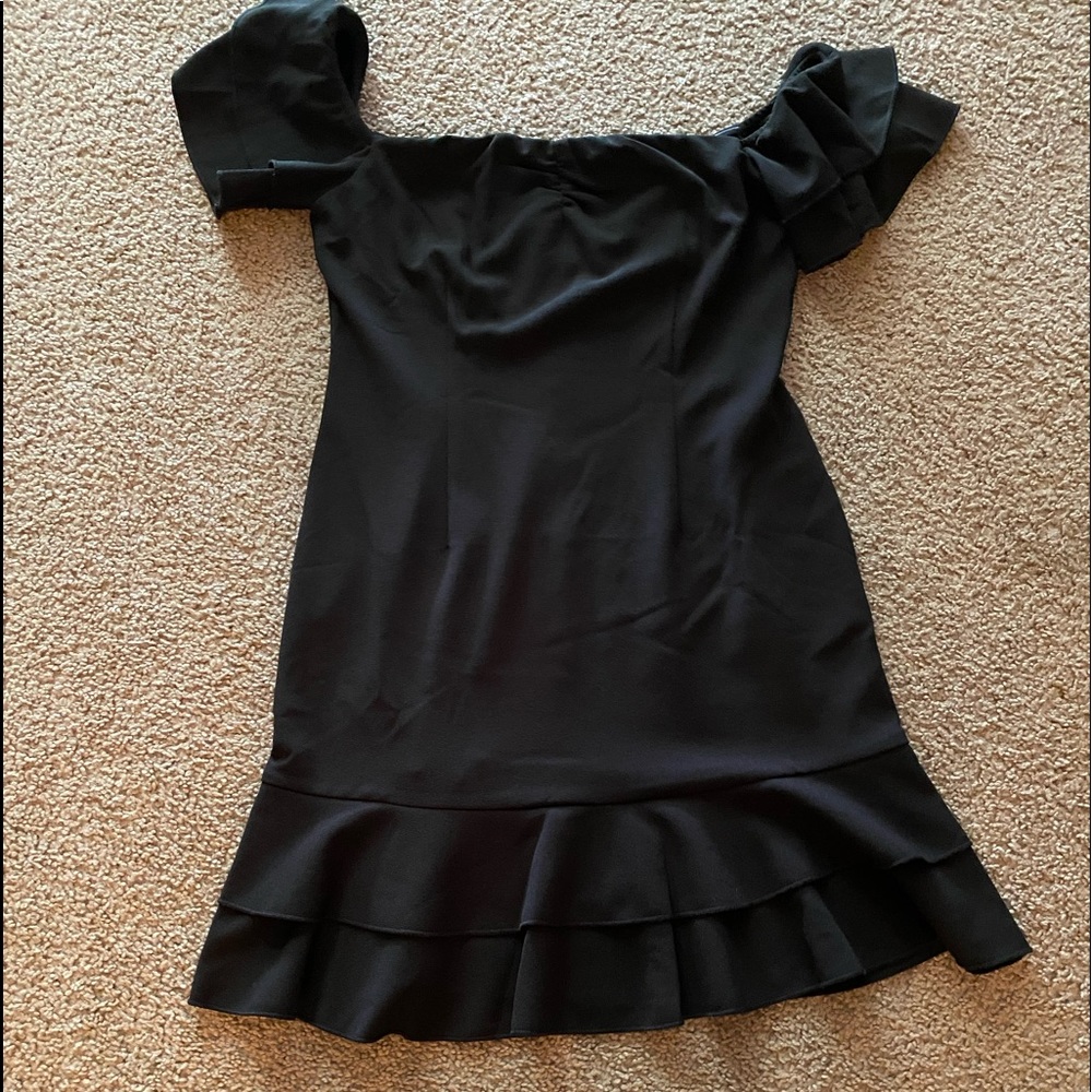 Lulu’s black dress